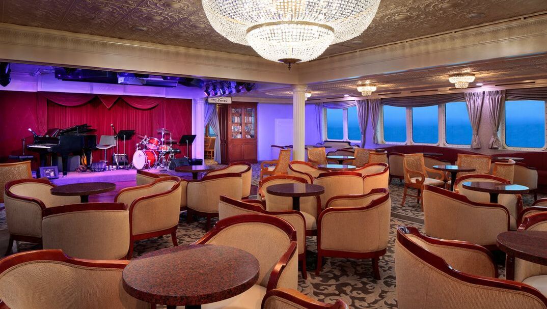 american queen cruise ships lounge