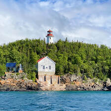 best great lakes cruise itineraries - lake superior lighthouse